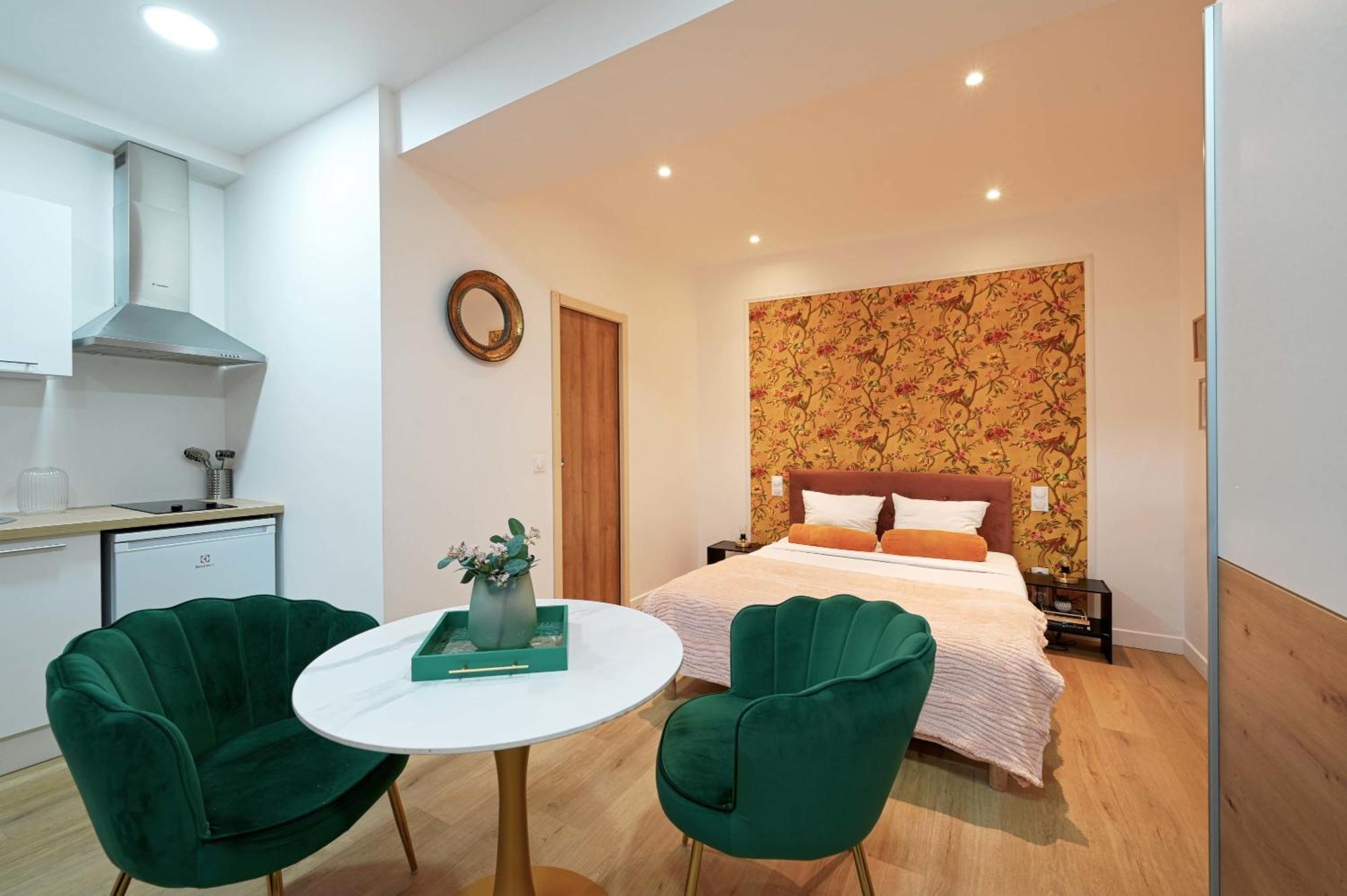 Modern Renovated Studio With A Touch Of Gilded Glamour Central Paris Διαμέρισμα Εξωτερικό φωτογραφία