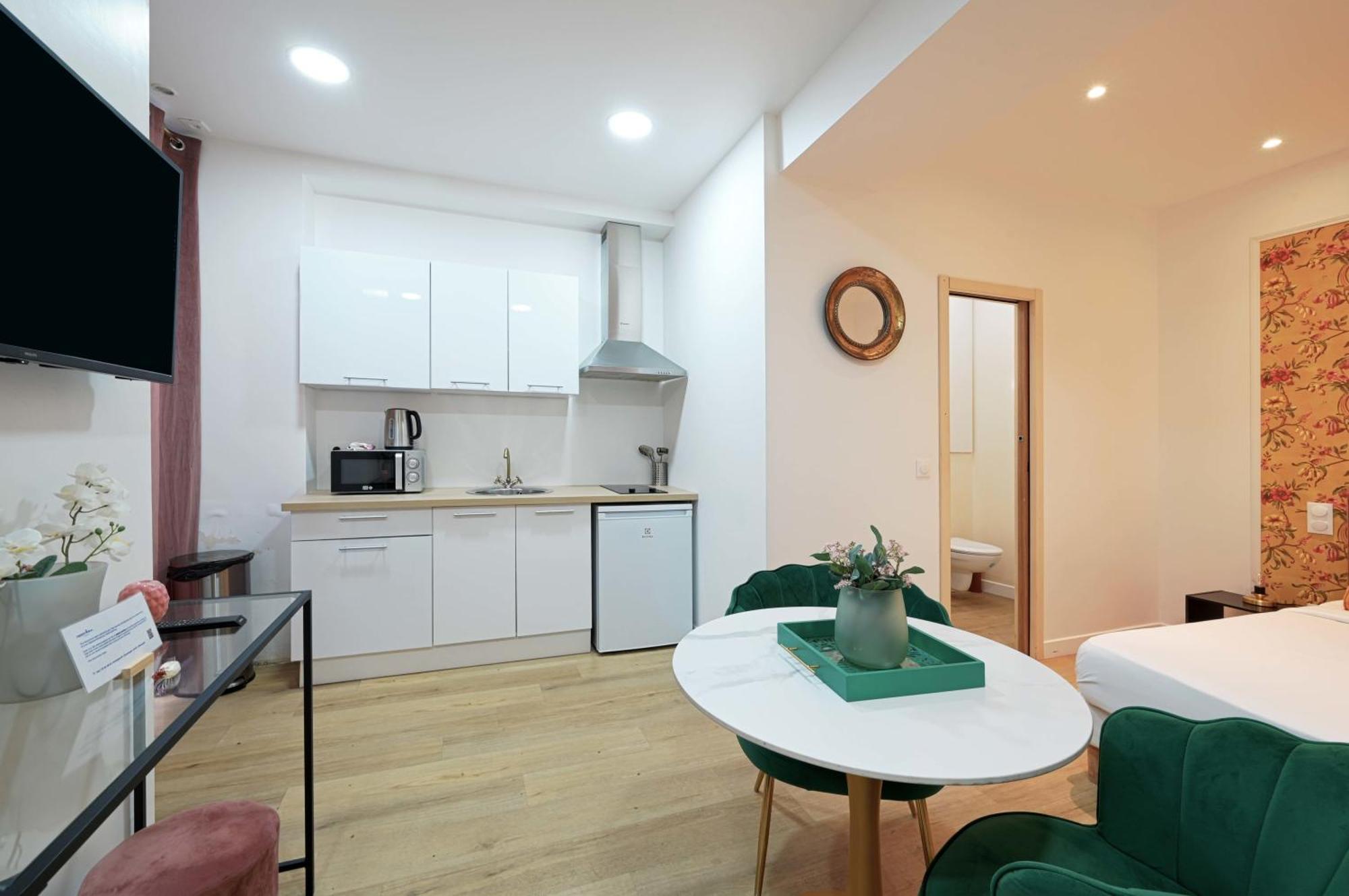 Modern Renovated Studio With A Touch Of Gilded Glamour Central Paris Διαμέρισμα Εξωτερικό φωτογραφία