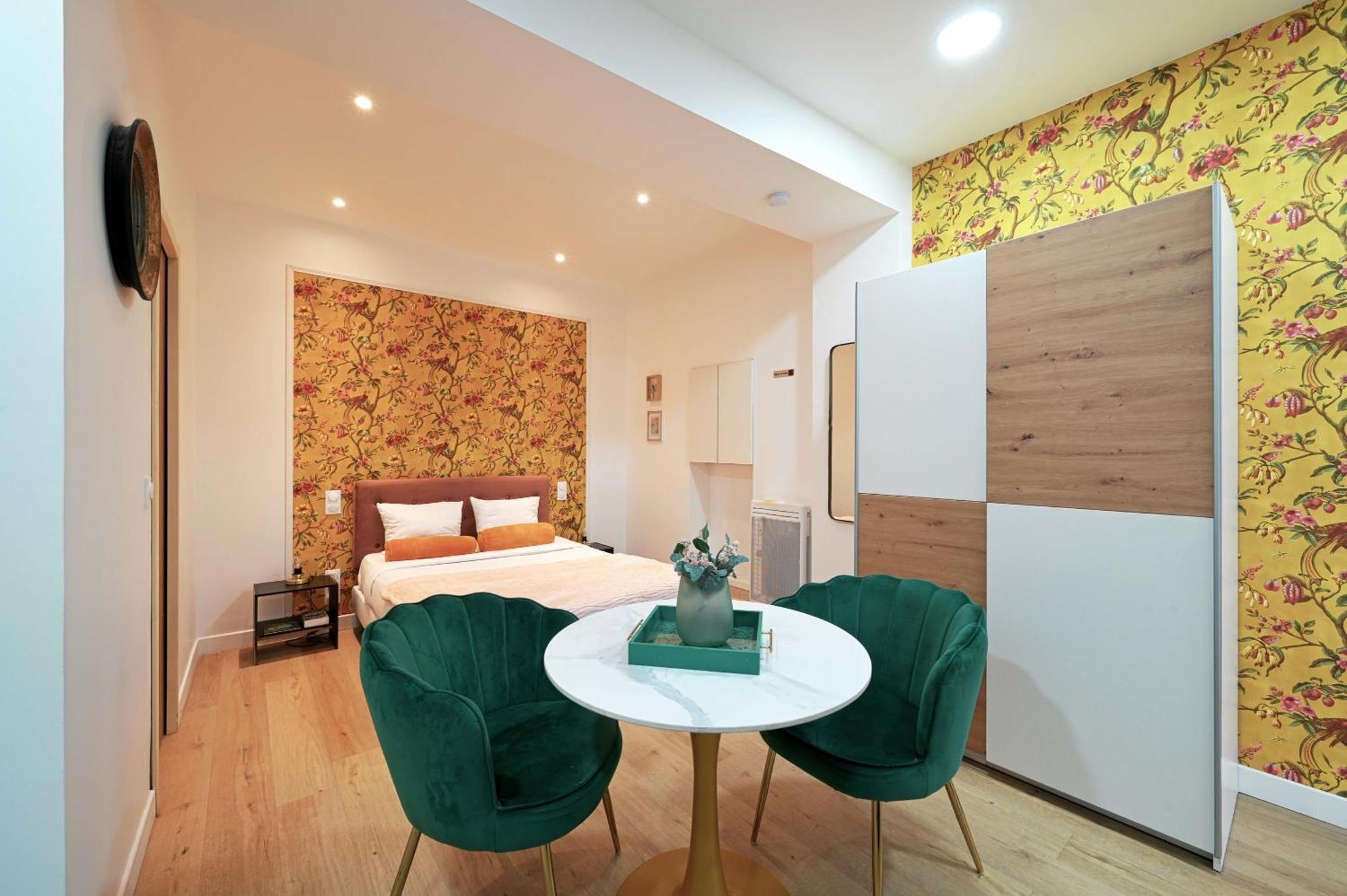 Modern Renovated Studio With A Touch Of Gilded Glamour Central Paris Διαμέρισμα Εξωτερικό φωτογραφία